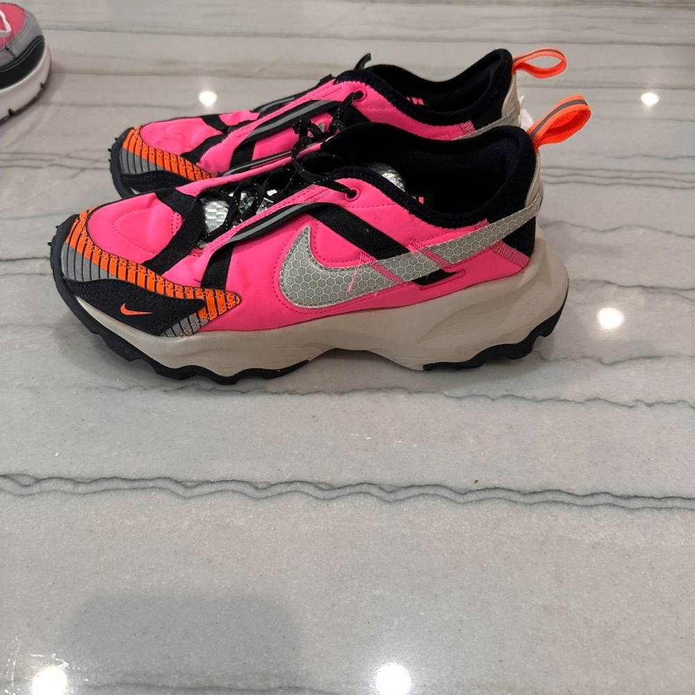 Nike Women’s TC 7900 LX Shoes